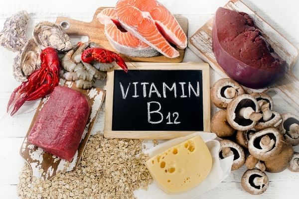 Bạc tóc sớm do thiếu Vitamin B12